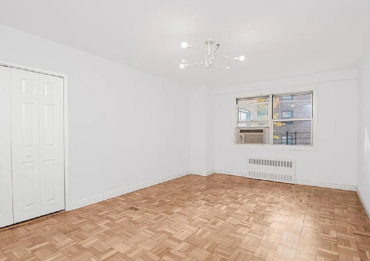 3530 Henry Hudson Pkwy #4N - Photo 6 of 16