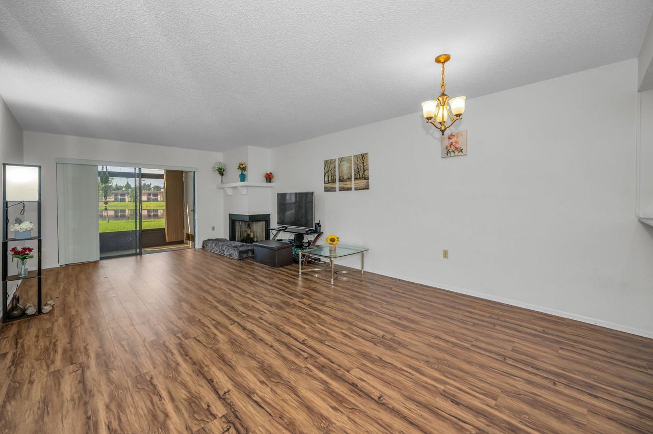 103 Lakeview Pl #3 - Photo 2 of 24