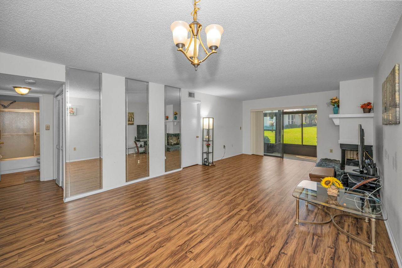 103 Lakeview Pl #3 - Photo 3 of 24