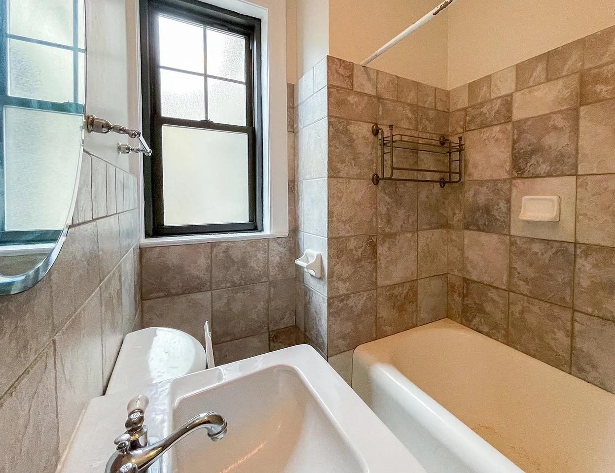 3520 N Lake Shore Dr #12G - Photo 6 of 8