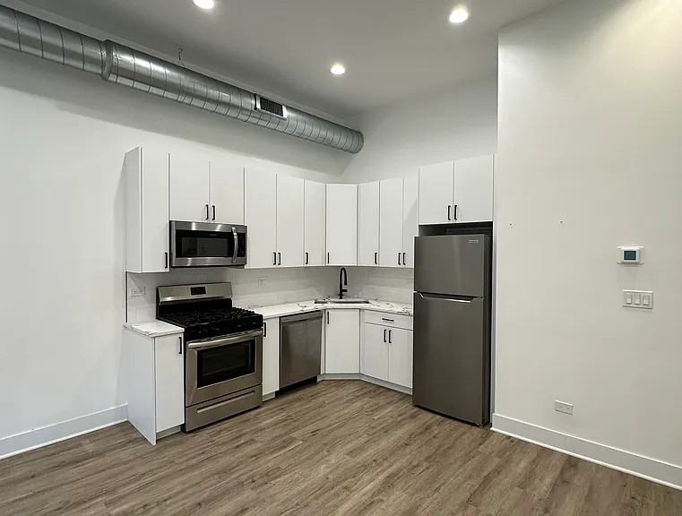 4741 N Western Ave #206 - Photo 2 of 10