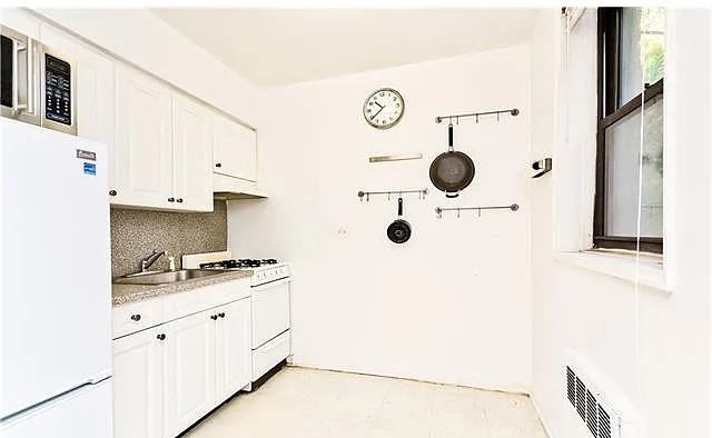 5235 Post Rd #1D - Photo 3 of 10