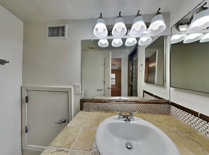 5730 S 21st Ter - Photo 6 of 9