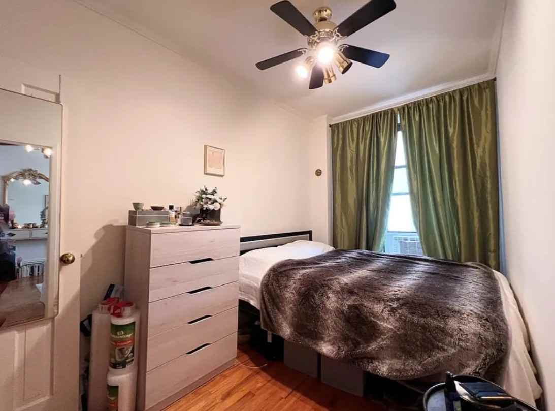 27 W 76th St - Photo 4 of 6