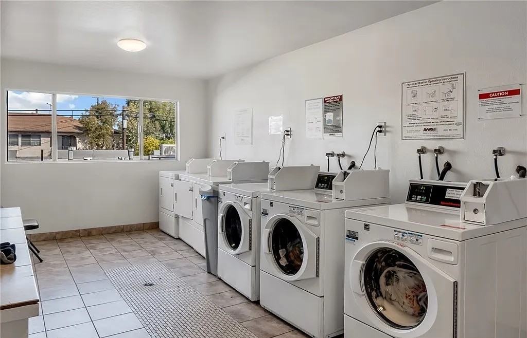 1311 S Grand Ave - Photo 7 of 8