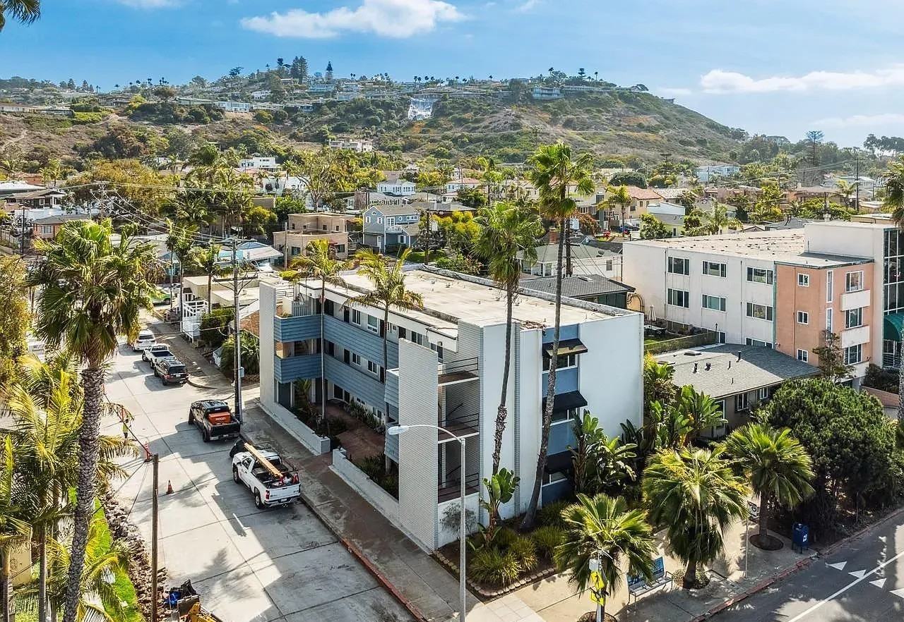 415 Gravilla St #21 - Photo 2 of 8