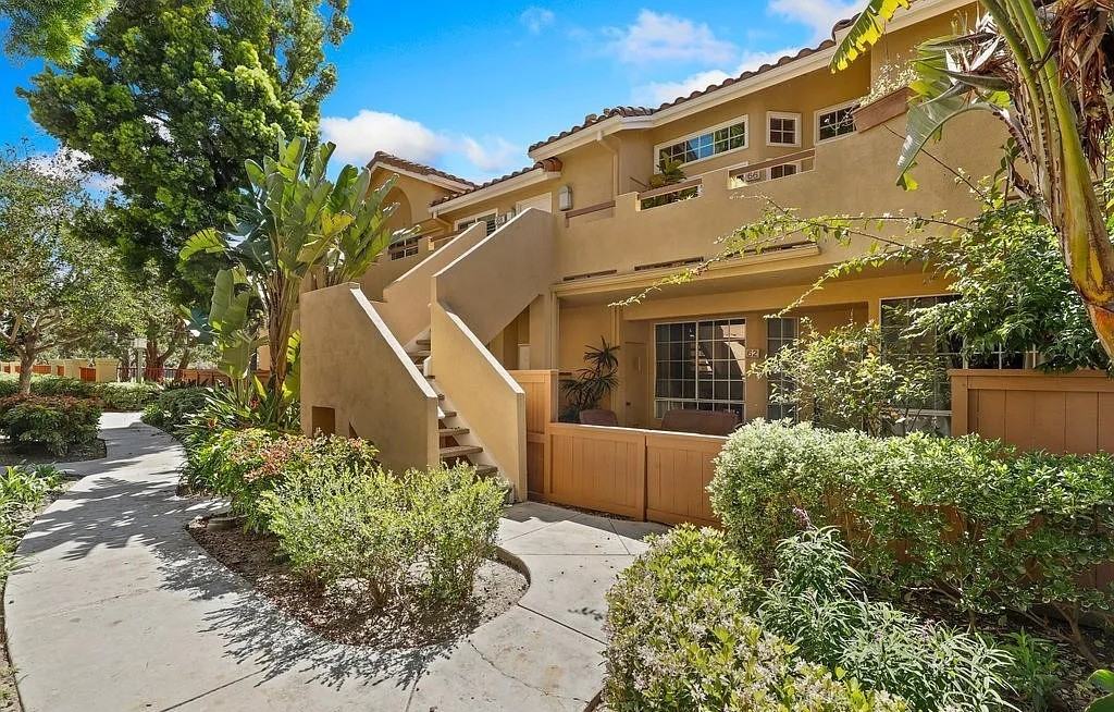 66 Costero Aisle #307 - Photo 2 of 10