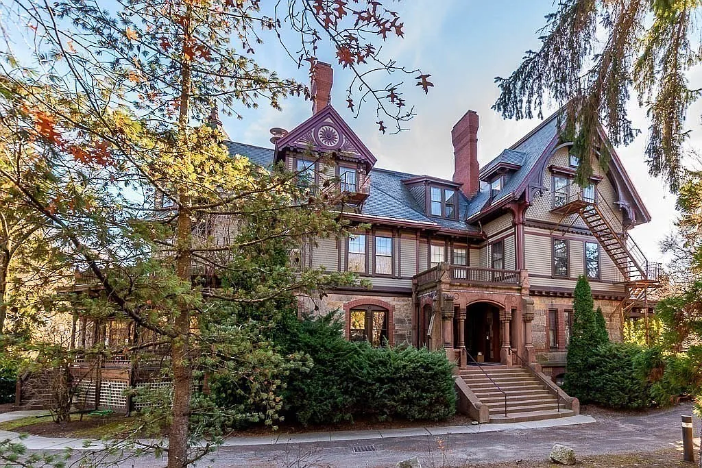 1000 Centre St #4 - Photo 2 of 9