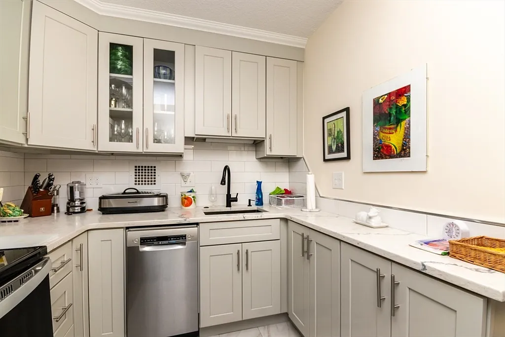 111 Perkins St #174 - Photo 4 of 8