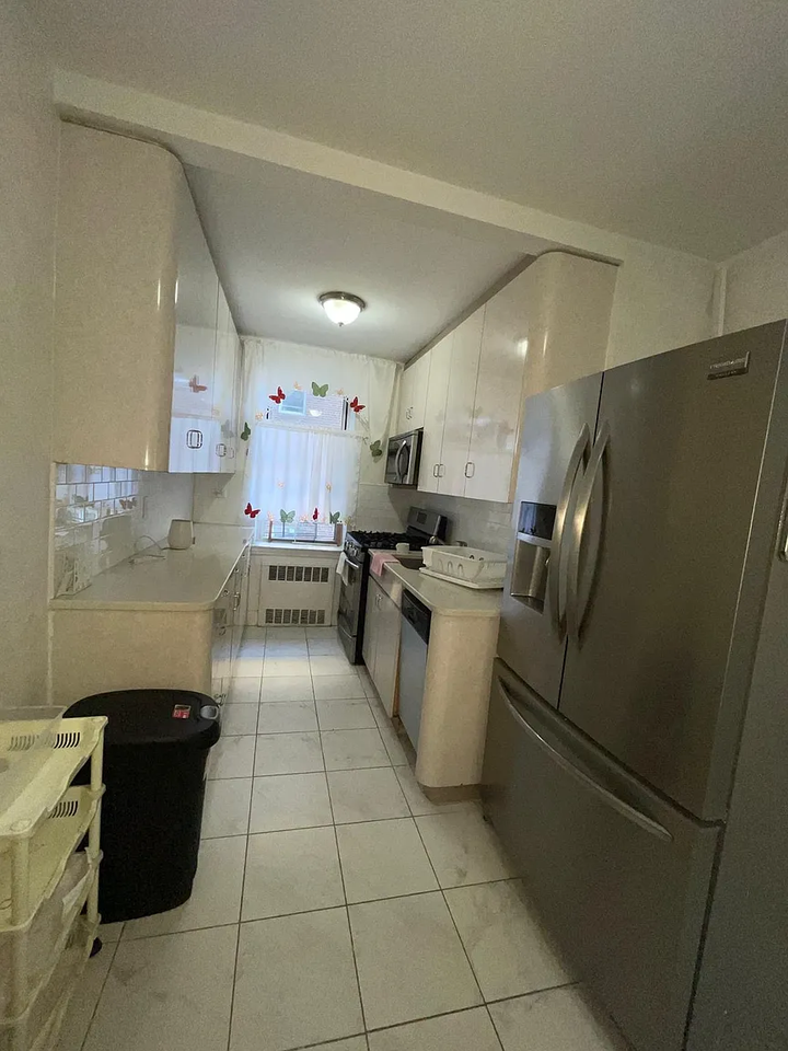 10537 65th Ave #5 - Photo 3 of 12