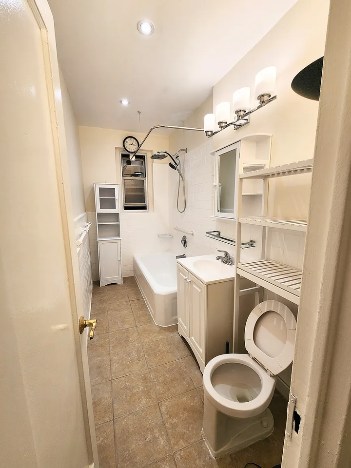 11114 76th Ave #2N - Photo 5 of 16