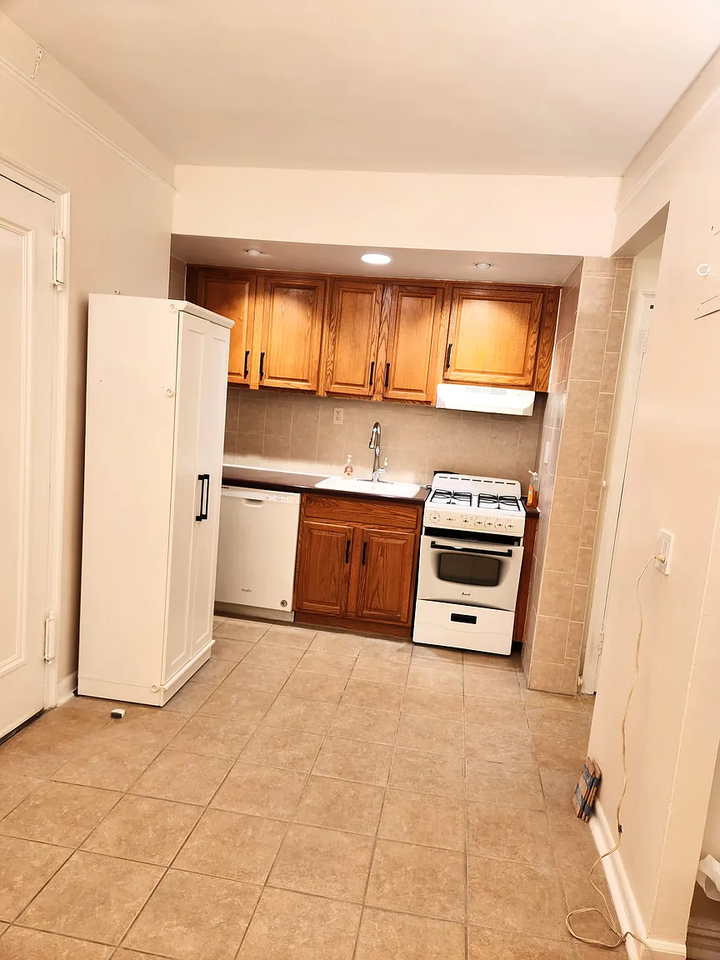 11114 76th Ave #2N - Photo 6 of 16