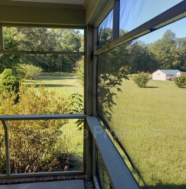 7285 Beulah Church Rd - Photo 6 of 31