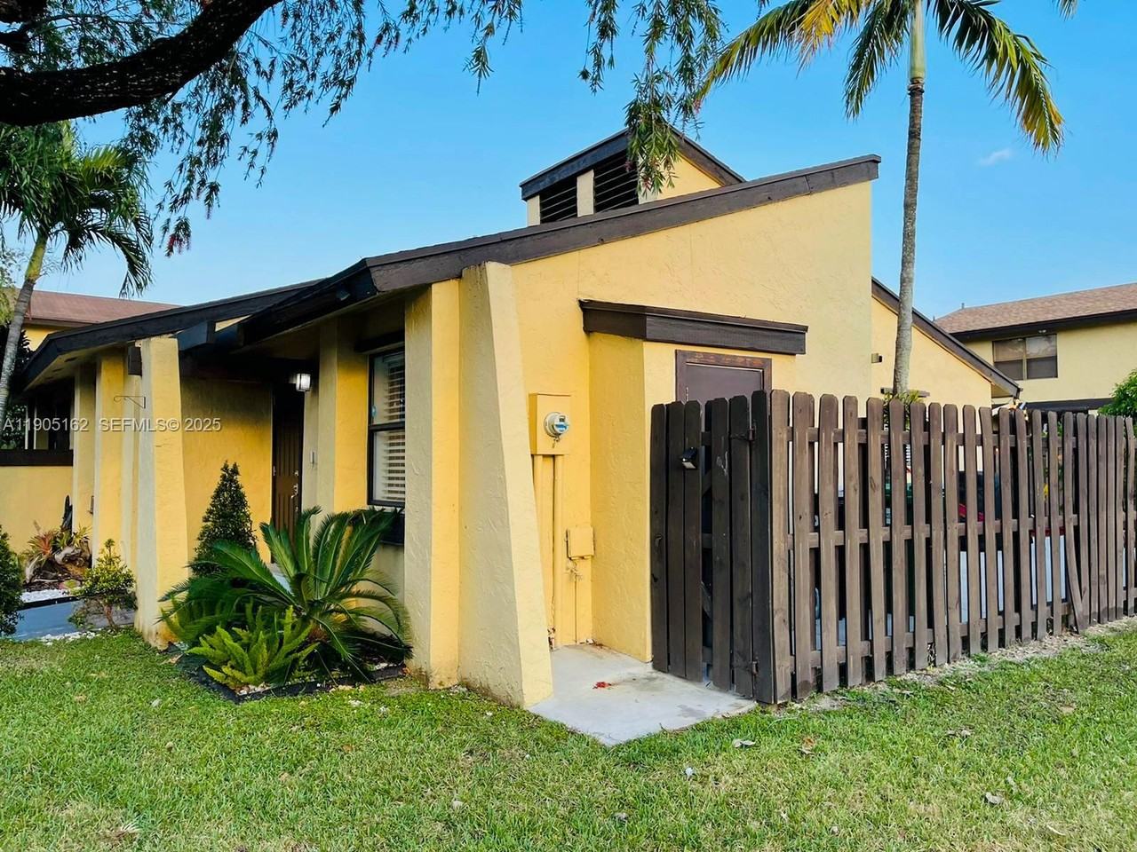 12736 Southwest 66th Terrace Drive - Photo 5 of 11