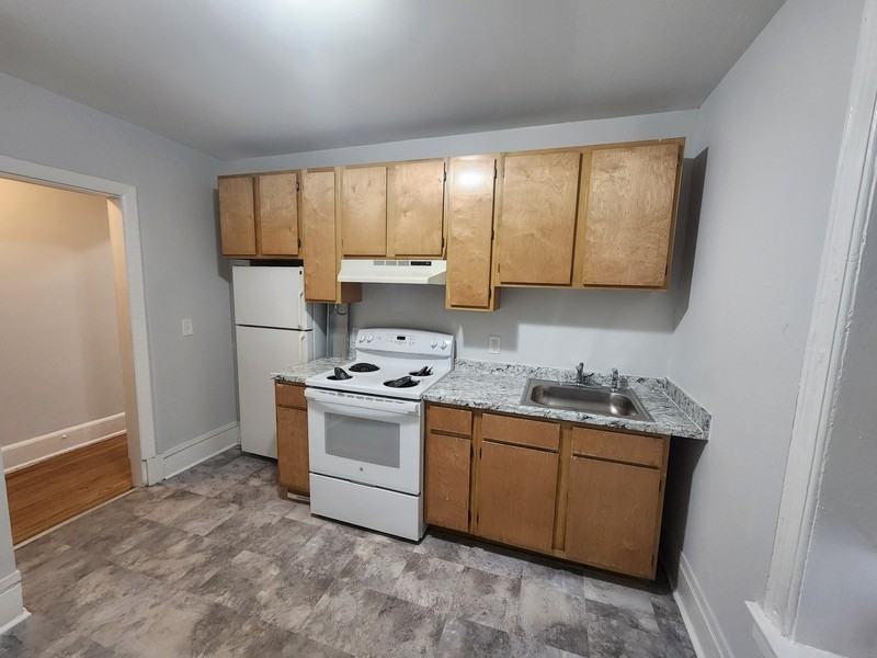 210 Main St - Photo 5 of 8