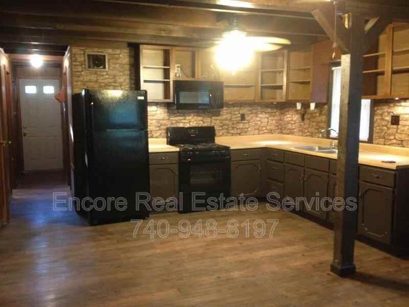 52 Railroad St - Photo 2 of 10