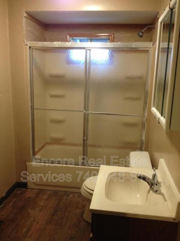 52 Railroad St - Photo 5 of 10