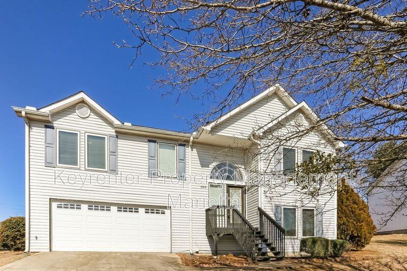 6815 Wood Gate Way - Photo 4 of 21