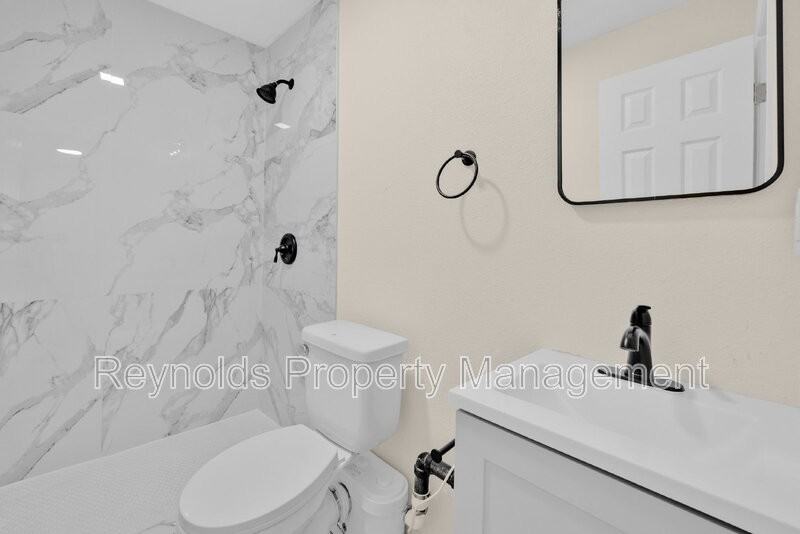 703 Mills St - Photo 6 of 10