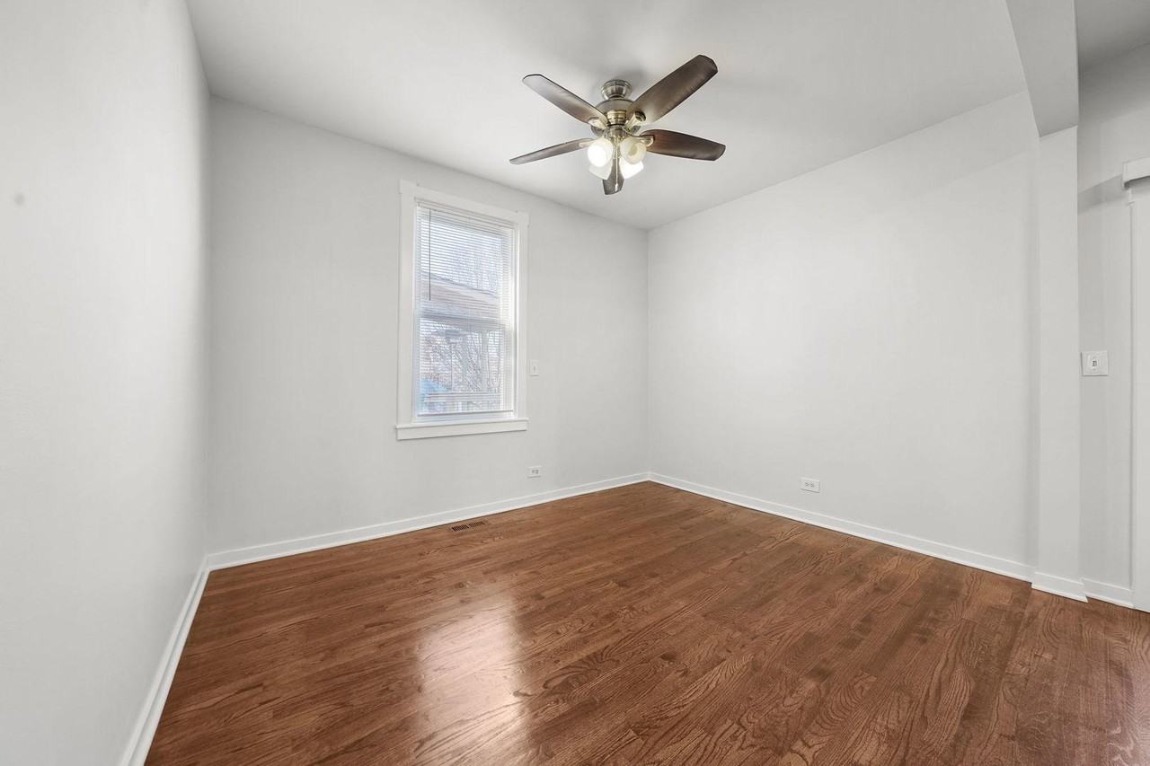 7250 N Rogers Ave #1 - Photo 3 of 22