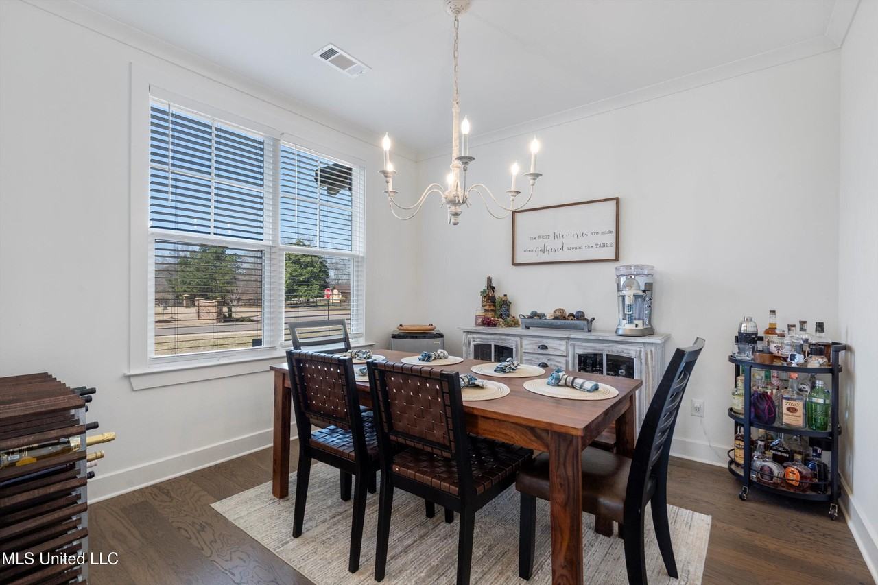 3972 Fieldstream Dr N - Photo 7 of 41