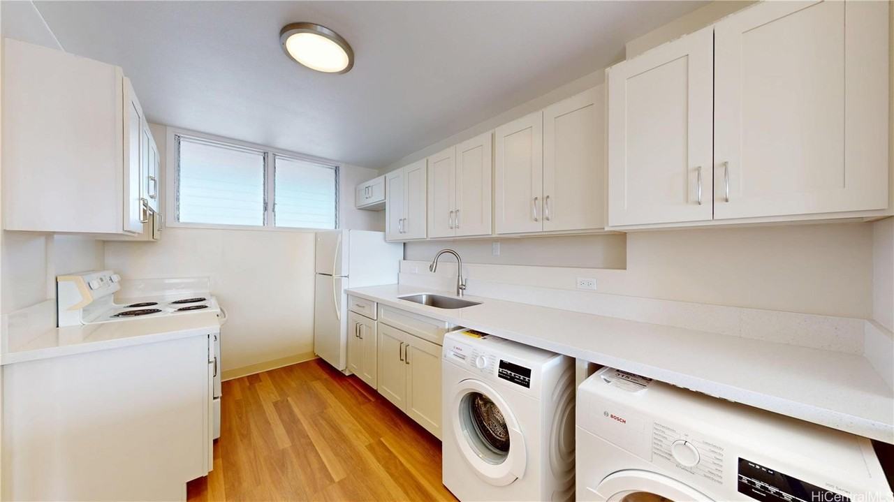 780 Amana St #PH7 - Photo 2 of 22