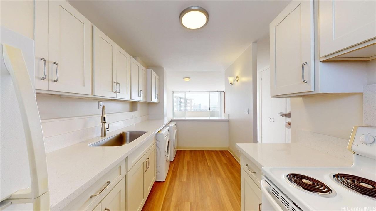 780 Amana St #PH7 - Photo 3 of 22