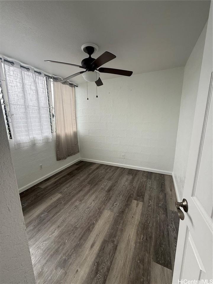 1105 Acacia Rd - Photo 3 of 7