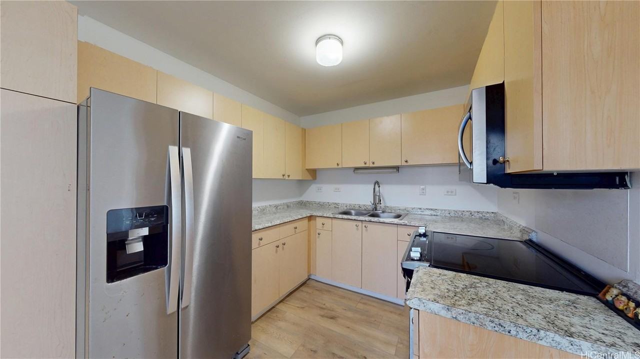 1611 Miller St #202 - Photo 4 of 25