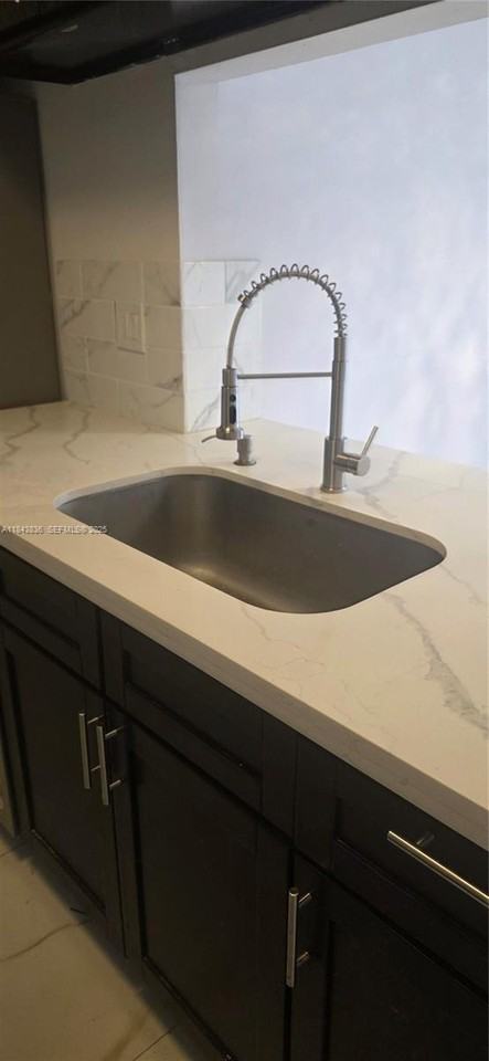 900 Northeast 209th Terrace