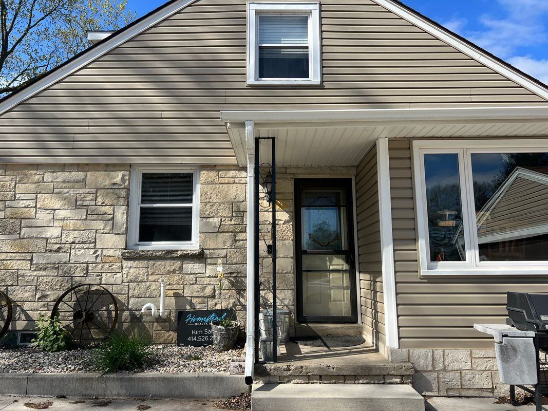 S80W19060 Janesville Rd - Photo 5 of 26