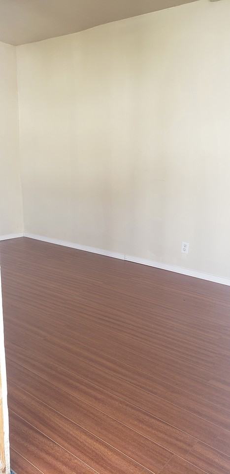 1714 E Glenoaks Blvd #4 - Photo 2 of 11