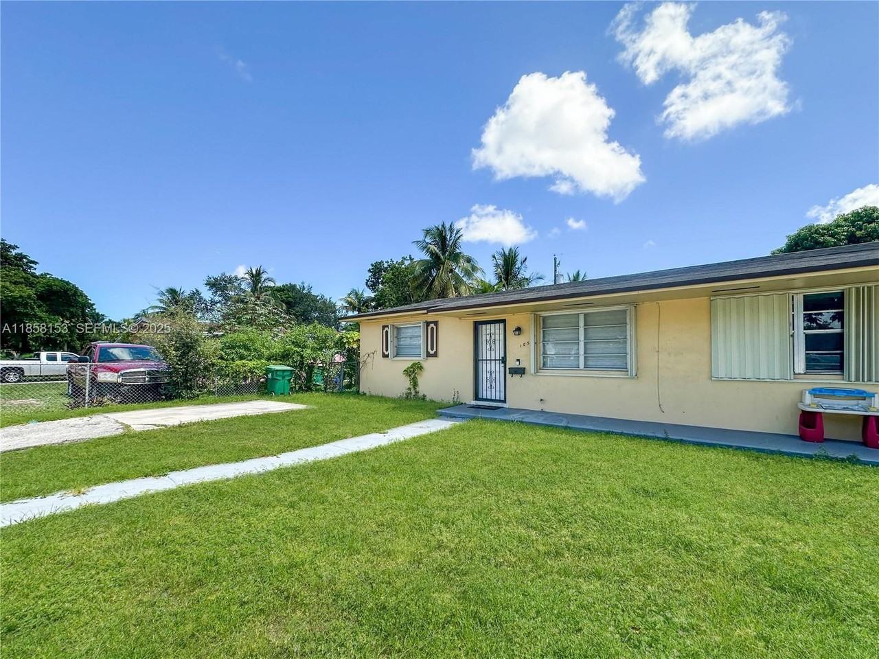 1050 Northwest 103rd Street - Photo 4 of 18