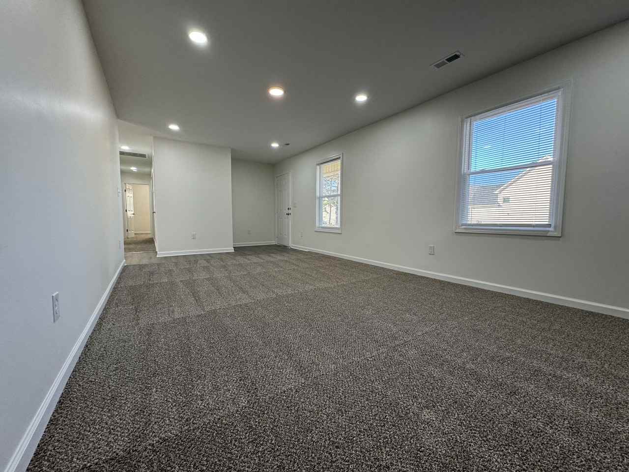 7300 Lalanda Dr - Photo 3 of 34