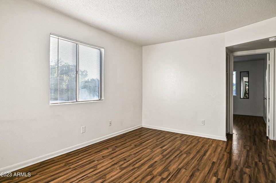 436 West Clark Street #201 - Photo 3 of 13