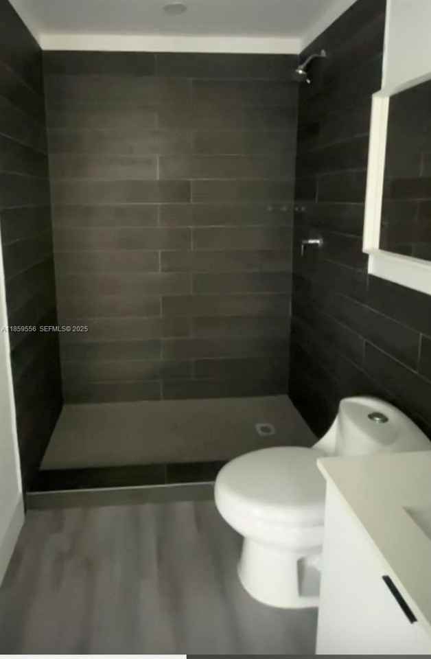 859 East 24th Street ##201 - Photo 3 of 12