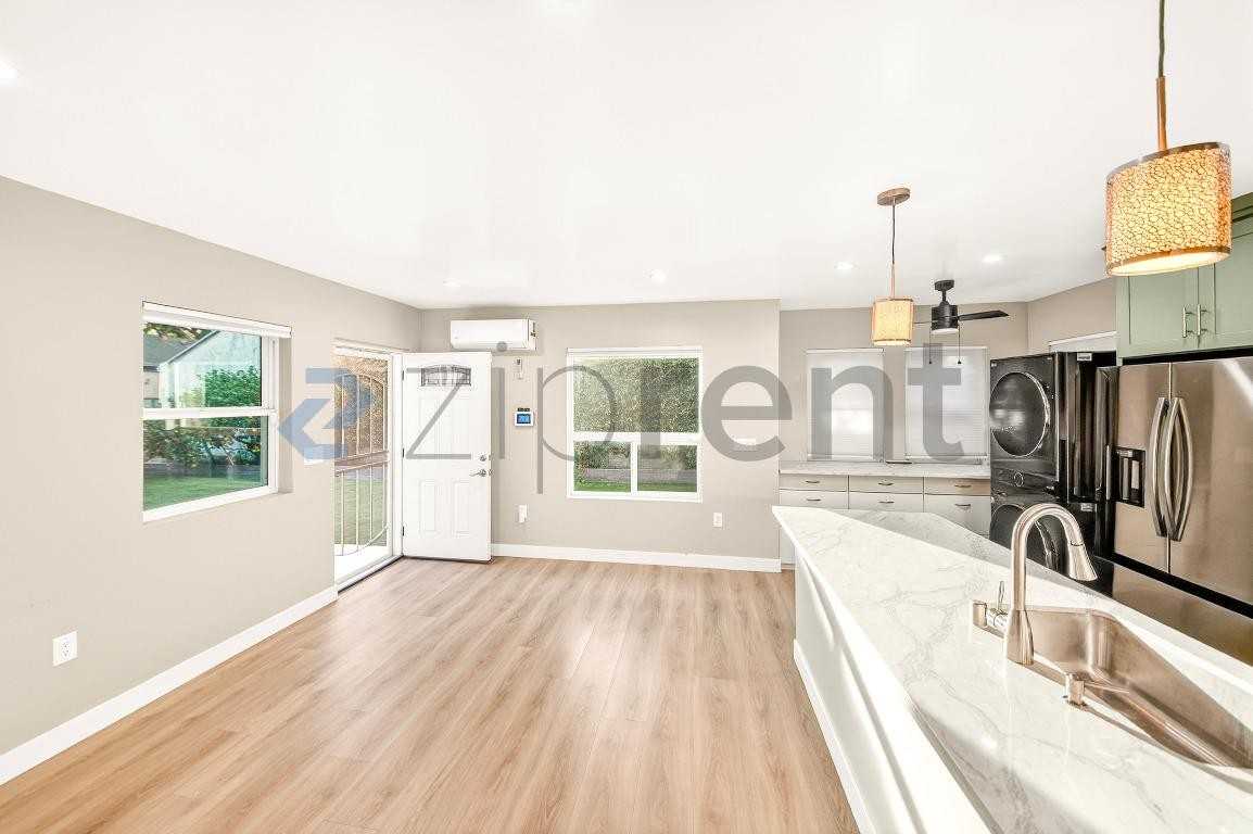 363 E 63rd St #B - Photo 6 of 15