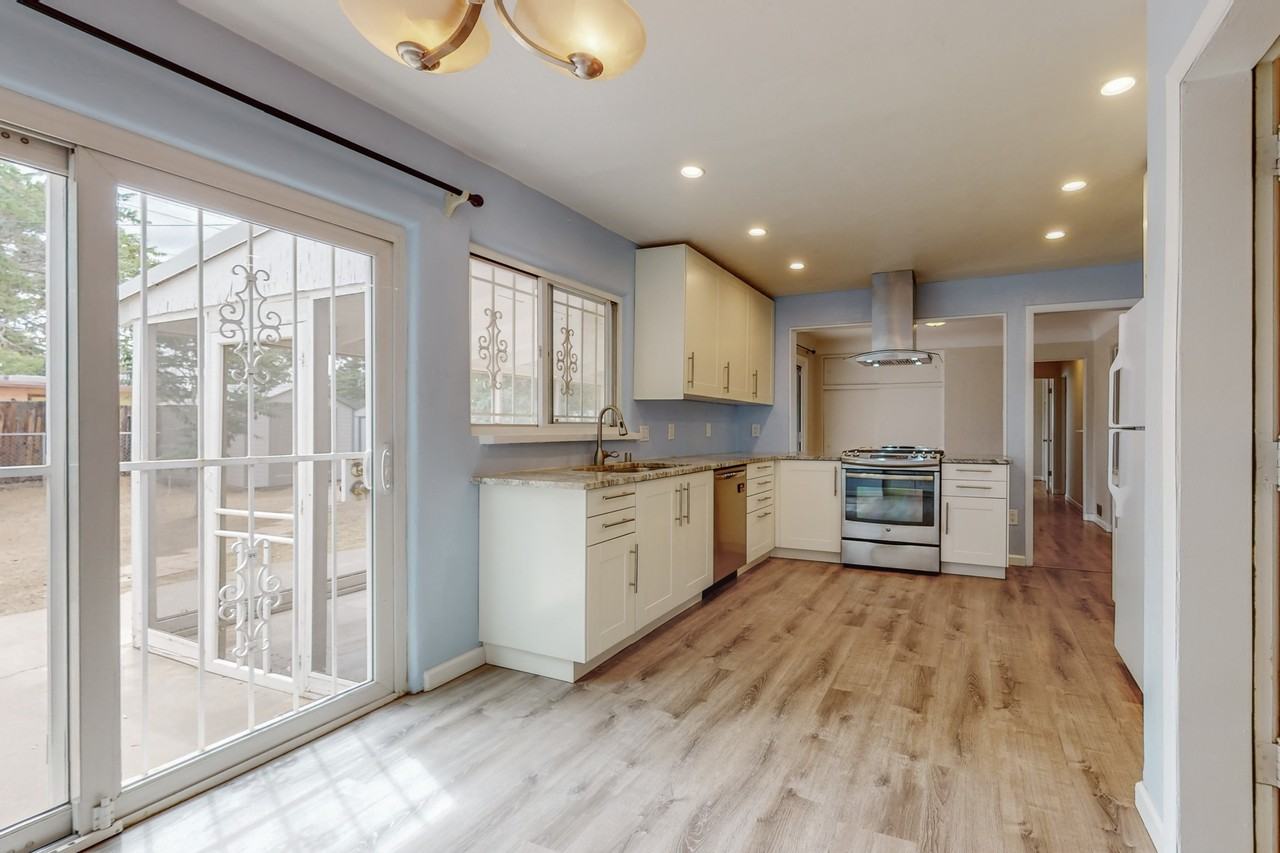 612 Truman St Se #1 - Photo 4 of 27