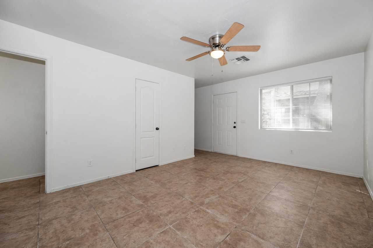 2419 West Vista Avenue #3 - Photo 6 of 18