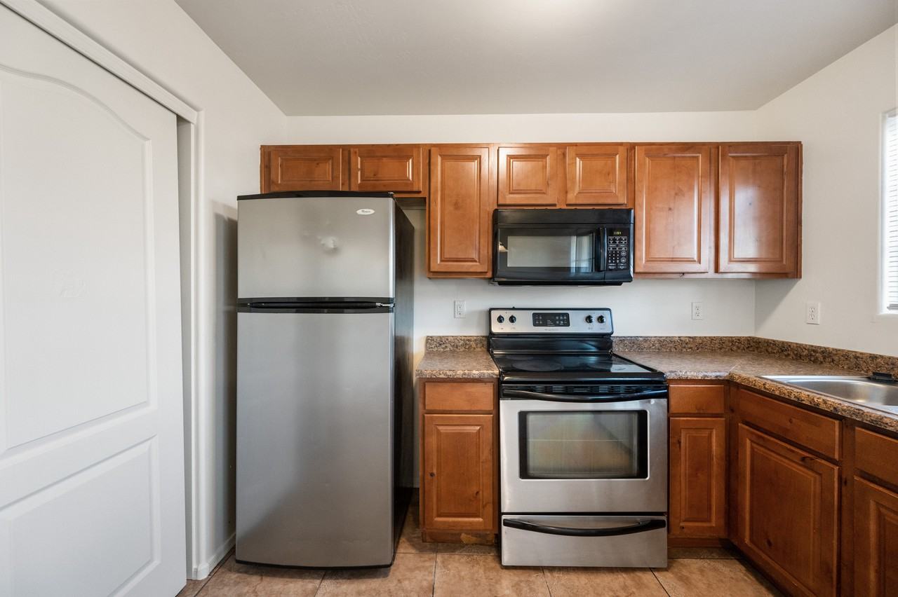 2419 West Vista Avenue #3 - Photo 7 of 18