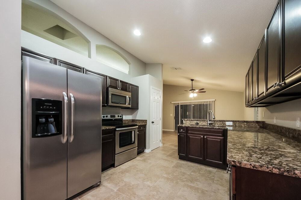 4307 Bayside Dr - Photo 5 of 14