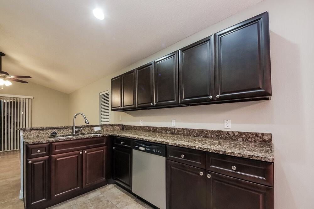 4307 Bayside Dr - Photo 7 of 14