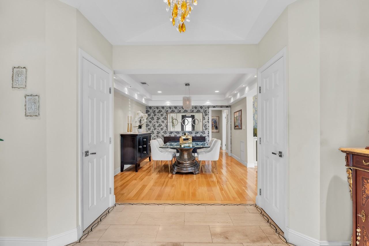 326 N Doheny Dr #NA - Photo 4 of 32