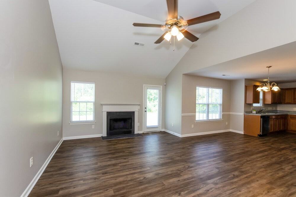 7443 Hidden Creek Dr - Photo 5 of 17