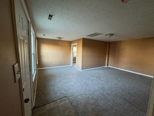 305 E Park Ave - Photo 6 of 15