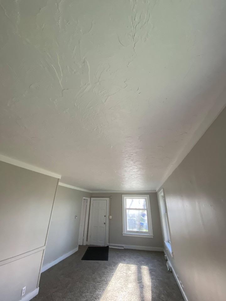 1828 Davis Avenue - Photo 5 of 7