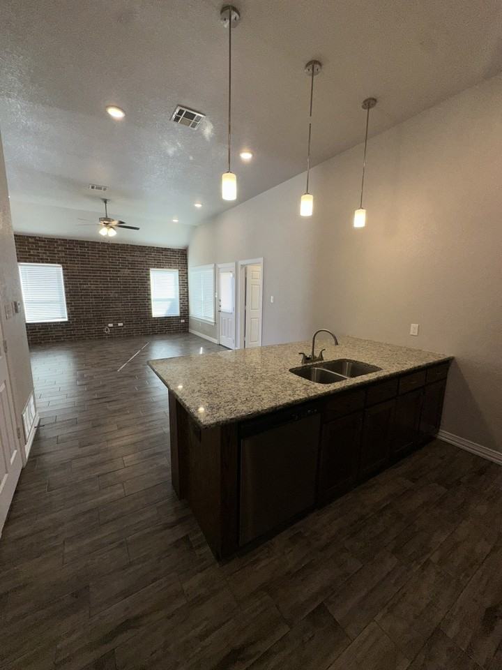 3018 Fenway Circle - Photo 3 of 19