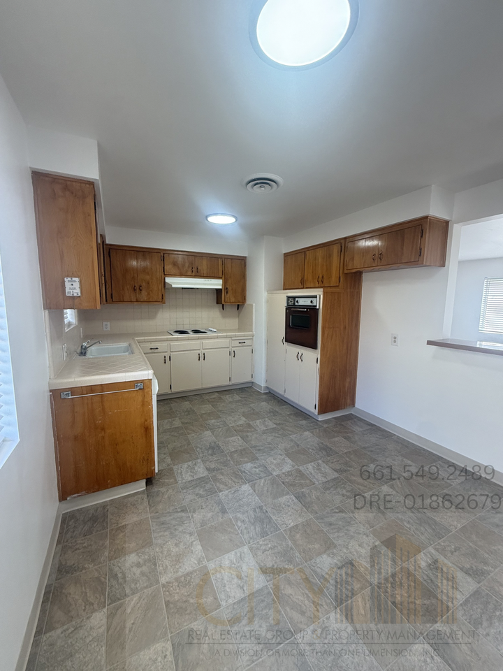 3900 Adler Street - Photo 4 of 8