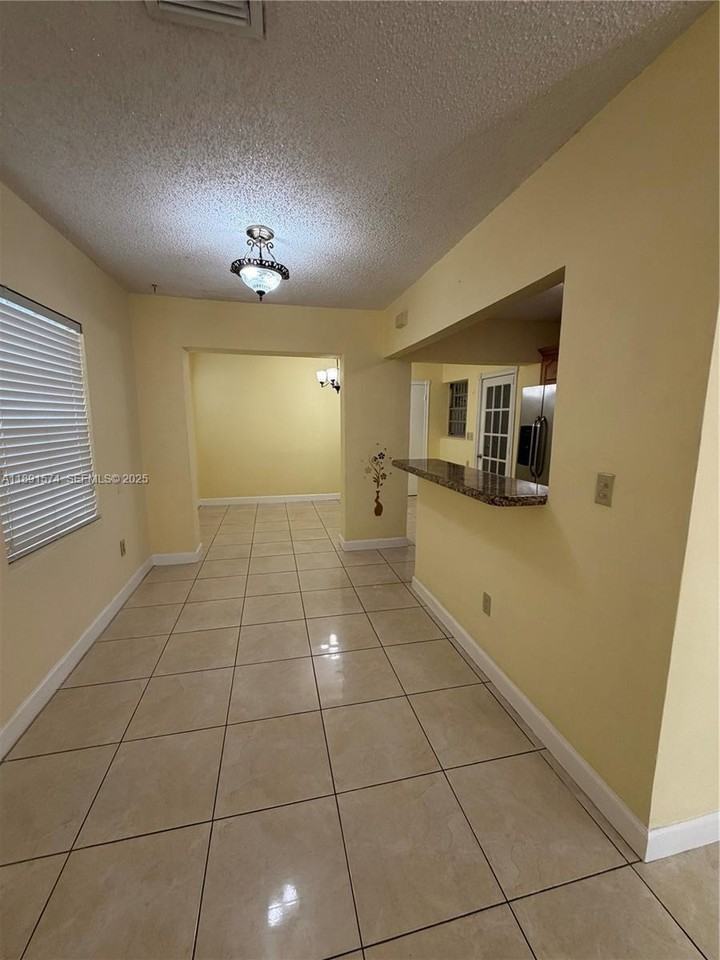 255 Southwest 60th Avenue - Photo 2 of 15