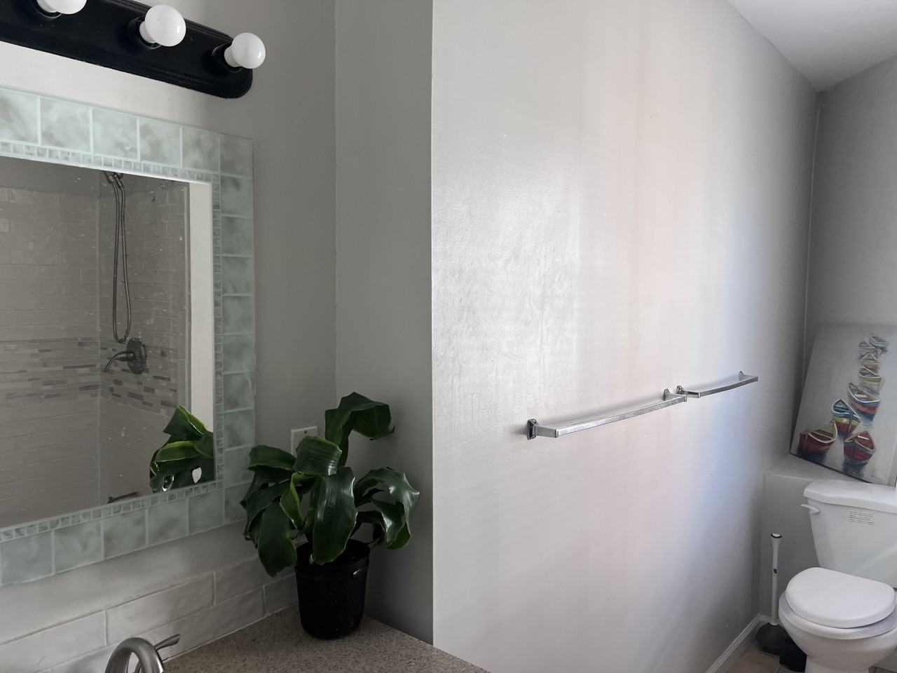 Modern & Eclectic 2BR West Midtown Atlanta - Photo 7 of 12